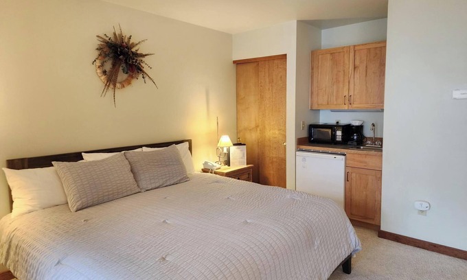 Whitefish Hotel | Premier Ski-In/Ski-Out Hotel with Spa and Family Amenities