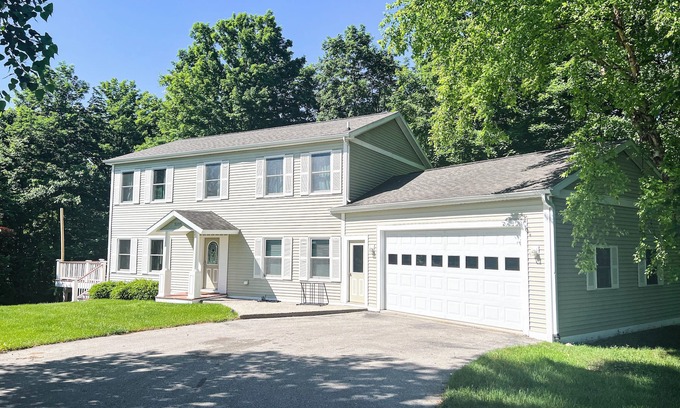 Harbor Springs House | Cozy Home in Harbor Springs - Pet Friendly & Near Ski Hills!