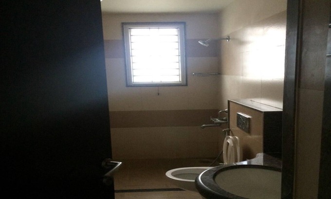 Velachery Apartment | Cozy Home with Spa and Breakfast Near the Airport