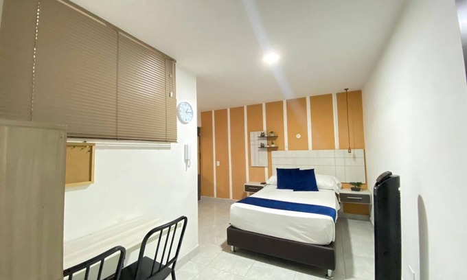 La Castellana Apartment | Comfortable studio apartment ideal for one or two people. Room. Bathroom and kitchen