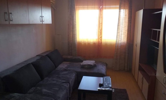 Vitan House | Convenient Studio with Kitchen & Self Check-In Access