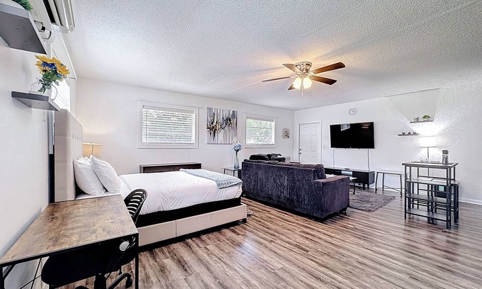 Apopka Apartment | Comfortable Studio Stay on Small Farm