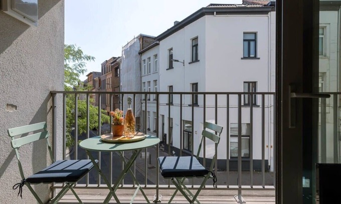 Brederode Apartment | Inviting Studio with Terrace and Kitchen in Antwerp