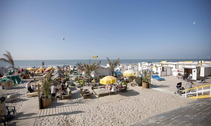 Blankenberge Apartment | Cozy Studio with Urban Views - Pet Friendly & Breakfast Included