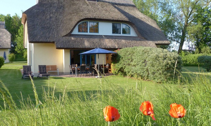 Puddemin House | Cozy Eibe 1 House with Sauna, Fireplace & Ocean Views