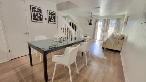 Gainesville Apartment | Charming 2-Bedroom Townhouse Near Butler Plaza & UF