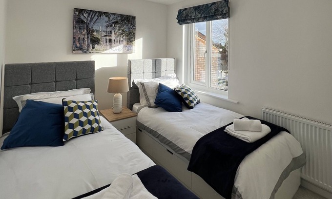 Swindon House | Pet-Friendly Two-Bed House Near Swindon - Guest Rated 10/10