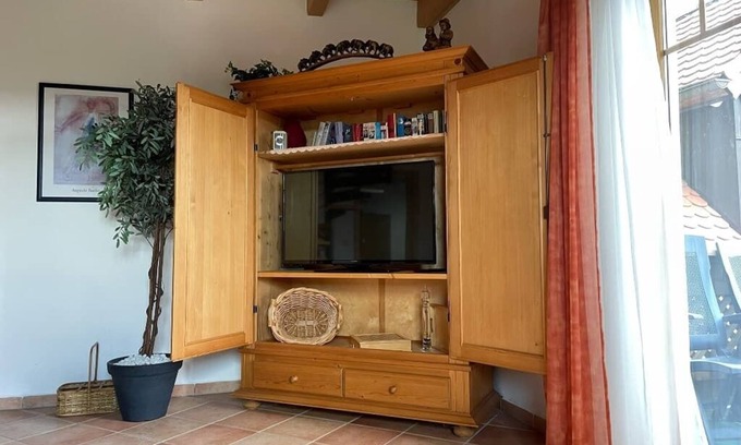 Neualbenreuth Apartment | Cozy Vacation Apartment for 4 with Pet-Friendly Amenities
