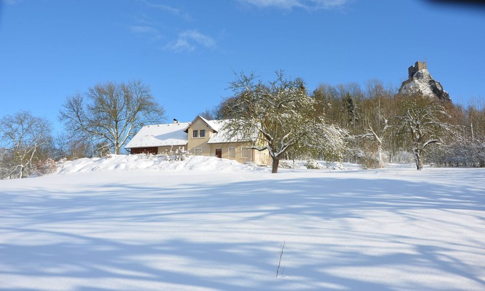Turnov House | Ideal Vacation Home in an Unmatched Location with Pool