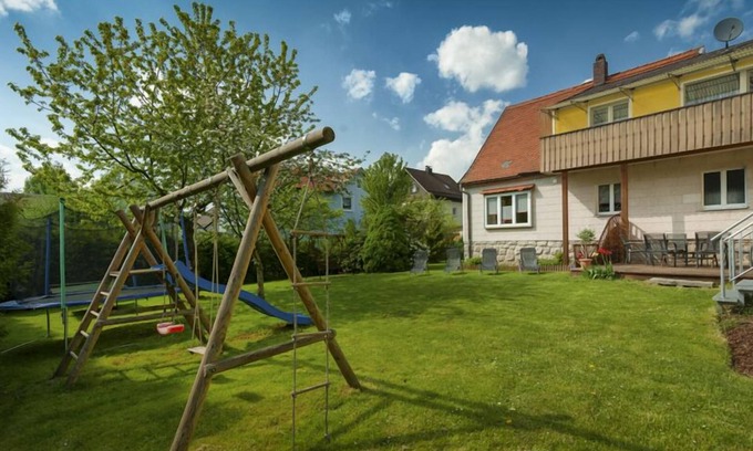 Barnau House | Relaxing Getaway: Guest Rated 9.6 with Ocean Views