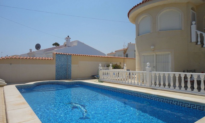 San Fulgencio Villa | Idyllic Villa with Private Pool, Garden & Close to Beach
