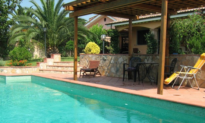 Pomezia Villa | Comfortable villa with private pool near the sea and near Rome