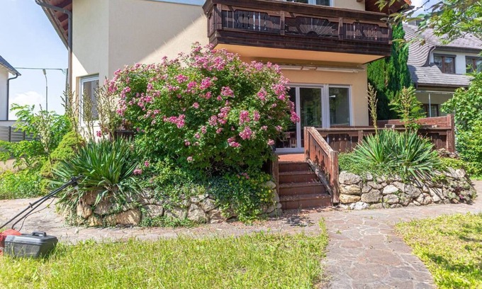 Grinzing Villa | Comfortable, well-located Royal Villa GD