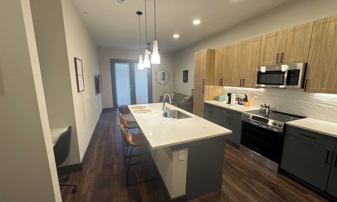 North Burnet Apartment | Comfy 1-bedroom apartment in fabulous Austin with fitness room, WiFi