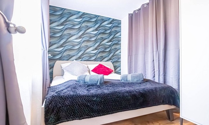 Vienna Apartment | Comfy 1BR+1LR Apt Stylish Design Near Donaustadt
