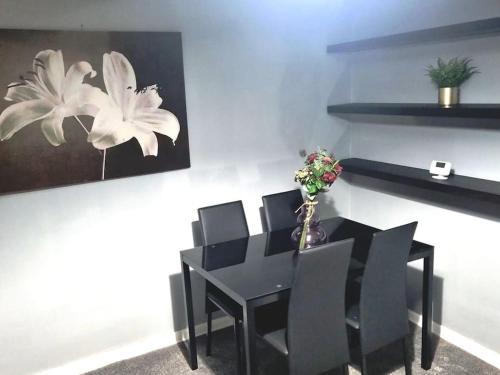 Heath Apartment | Cozy First Floor Flat with Child-Friendly Amenities