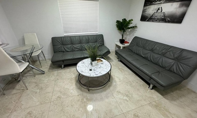 Poinsettia Heights Apartment | Cozy 2BR Apt Steps from Fort Lauderdale Beach & Las Olas