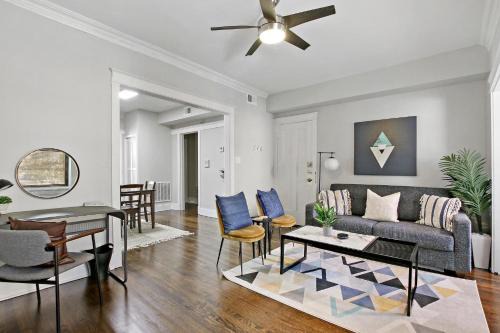 East Albany Park Apartment | Family-Friendly Apartments in Vibrant Chicago, IL