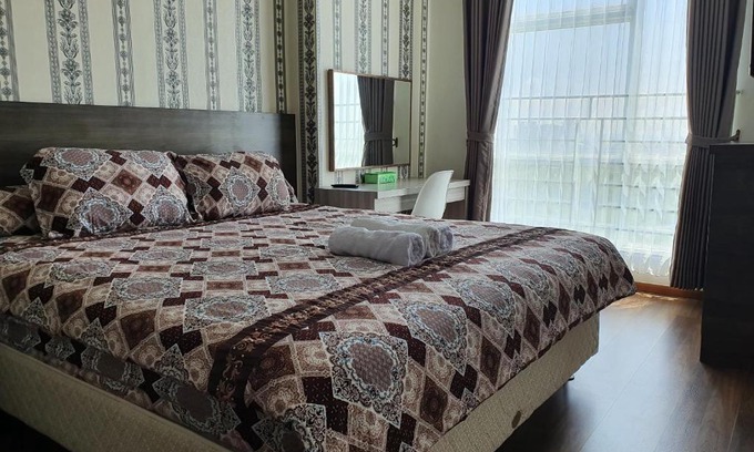Surabaya Apartment | Relaxing Getaway at Grand Sungkon Lagoon Apartment