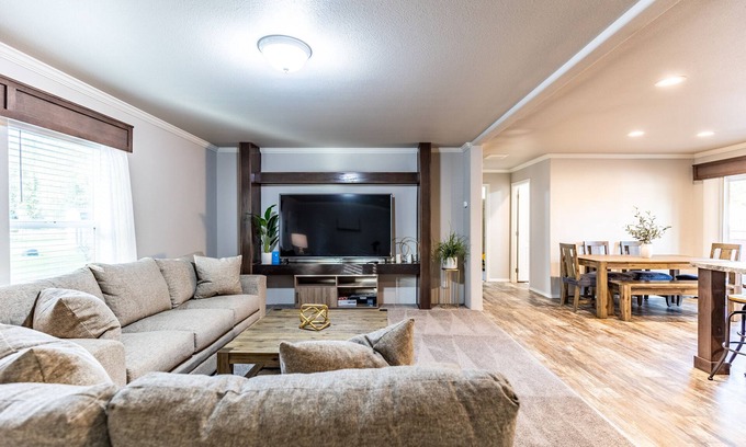 Jordan Road-Canyon Creek House | Bright Executive Retreat: Ideal for Mid-Term Stays