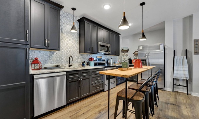 Laurens Cottage | Cozy Cottage Steps from Dining & Spa - Guest Rated 10/10