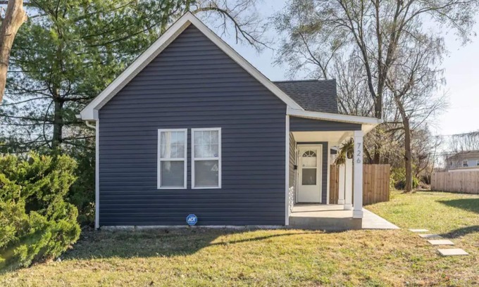 Columbus House | Welcoming 2BR Home with Ocean View & Parking, Near Downtown