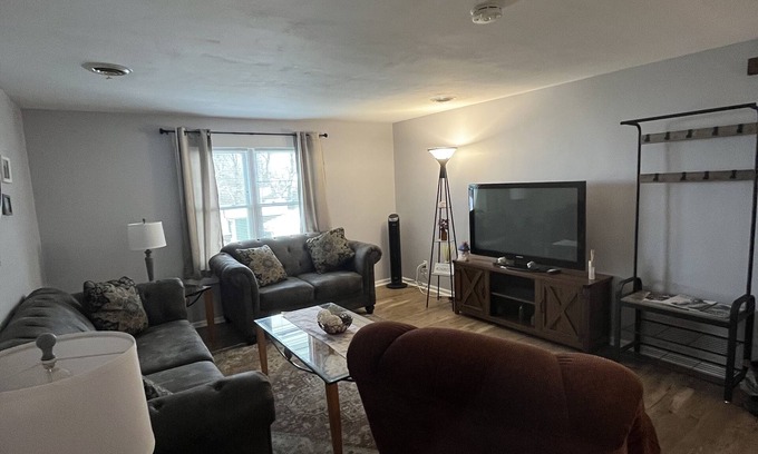 Sheboygan Apartment | Cozy Retreat with Breakfast and Family-Friendly Amenities