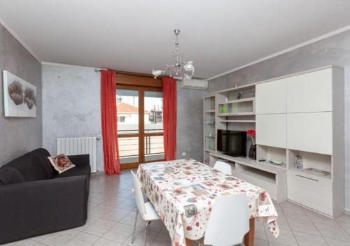 Parella Apartment | Cozy Apartment Near Metro with High Guest Ratings