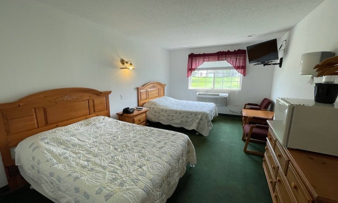 Renault Bed & Breakfast | Cozy Double Full Room with Free Breakfast and Kitchen Access
