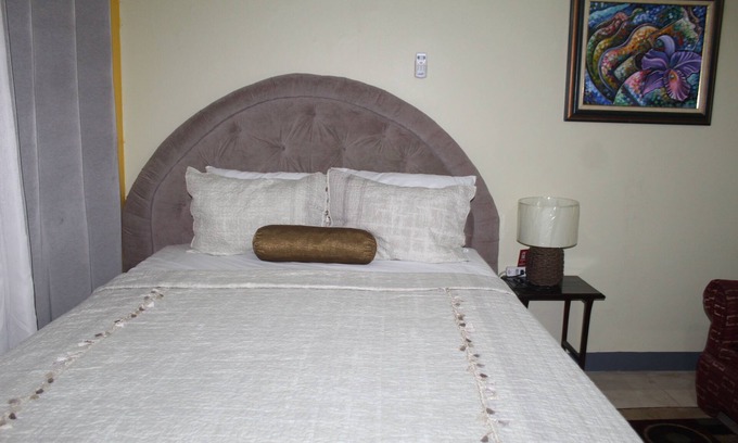 New Kingston Apartment | Elegant Studio in Chelsea New Kingston - Rated 9.4/10