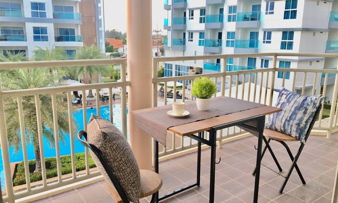 Kram Apartment | Cozy Family Beachfront Condo with Ocean View & Pool Access