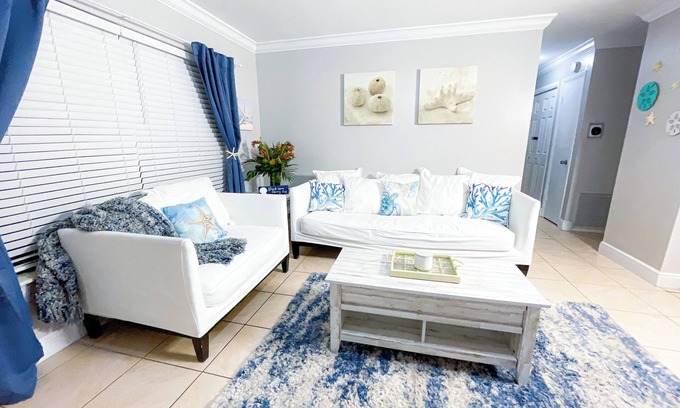 North Lauderdale House | Family-Friendly 3 BR Home with Spa in Prime Location