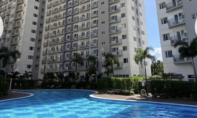 Las Pinas Condo | Cozy 1BR Getaway with Pool, Ocean View & Wifi Access