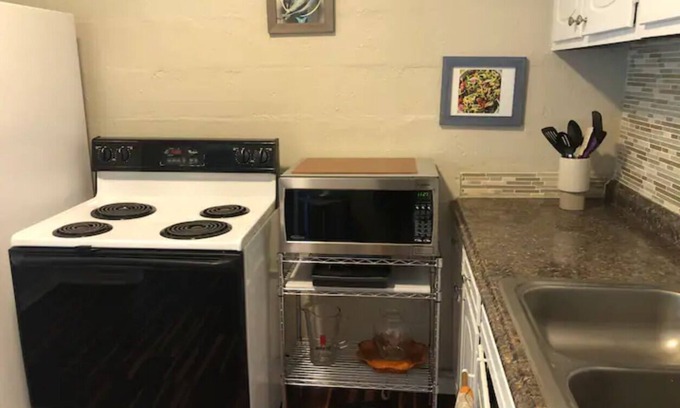 Tallahassee House | Cozy Stay with Convenient Parking, Perfect for Families