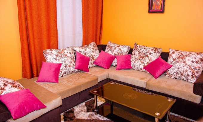 Nanyuki Apartment | Cozy Nanyuki Escape - Family-Friendly Pink House Retreat