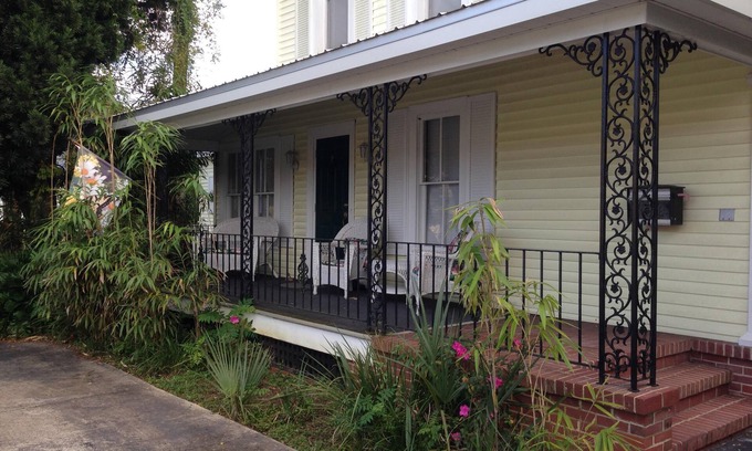 DeLand Apartment | Inviting Retreat: Cozy King Room with Ocean View & Porch