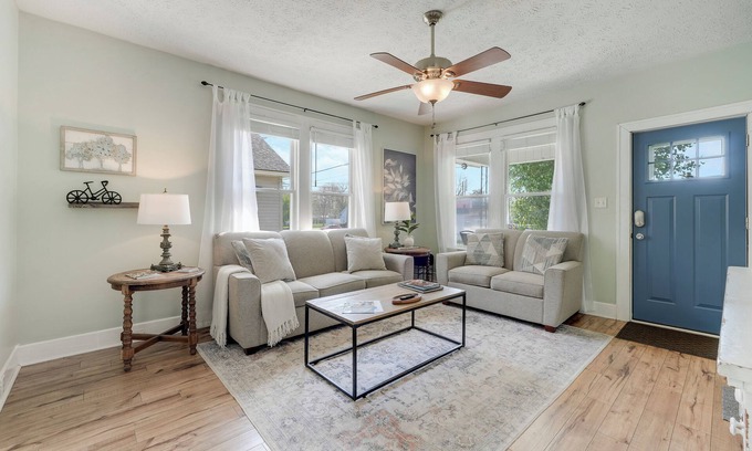 Paducah House | Top-Rated Midtown Retreat with Spa & Breakfast Close to Baptist Health
