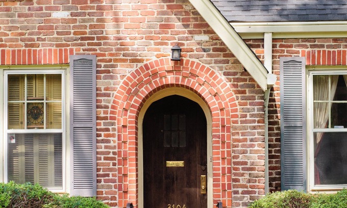 Montgomery House | Inviting Cloverdale Home Near Riverwalk Stadium with Breakfast