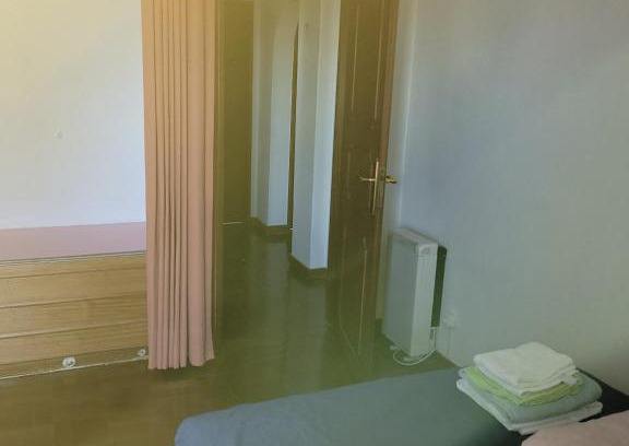 Olivais House | Convenient Room Steps from Metro with 9/10 Review Score