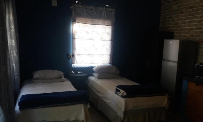 Lephalale House | Family-Friendly Abuelita Guesthouse - Room 6 Awaits You
