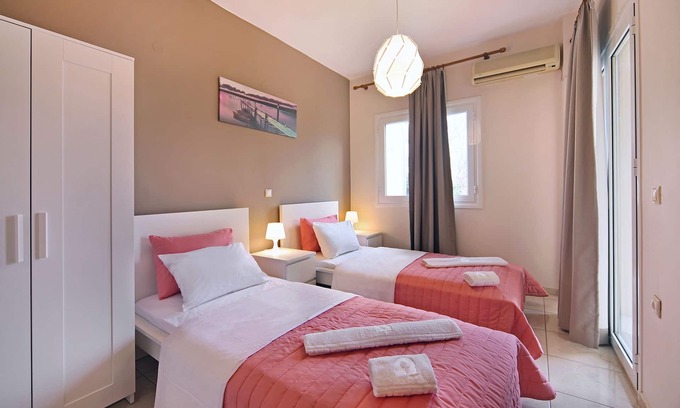 Almyrida Apartment | Cozy Apartment Just Steps from the Beach with Breakfast