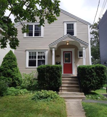 North End House | Convenient Getaway - Steps Away from All Attractions