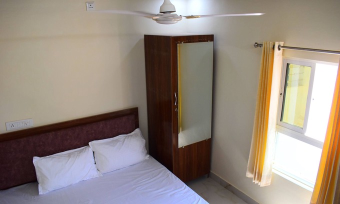 Udaipur City Centre House | Convenient Stay Close to Attractions, Pet and Child Friendly