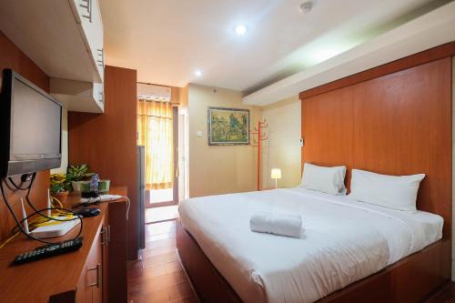Kebagusan Apartment | Cozy Studio Apartment in Kebagusan City with Pool Access