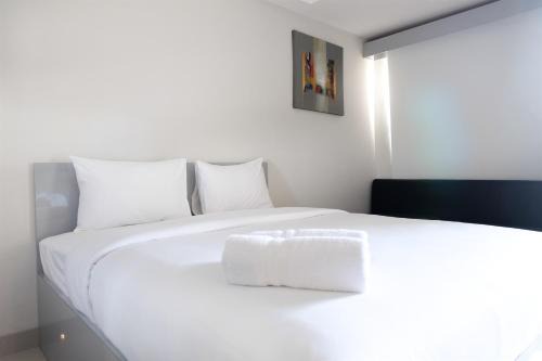 Cikarang Apartment | Cozy Studio at The Oasis Apartment with Pool Access