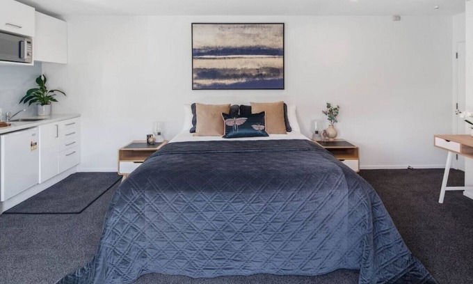 Wellington Apartment | Stylish Central Wellington Studio with Family-Friendly Amenities