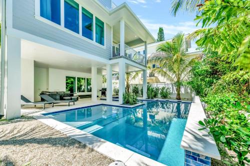 Ilexhurst House | Experience Oceanfront Bliss at Coming In Hot Hotel