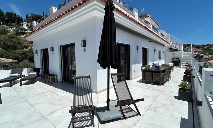 Competa Apartment | Comino Penthouse: A Scenic Escape with Two Terraces