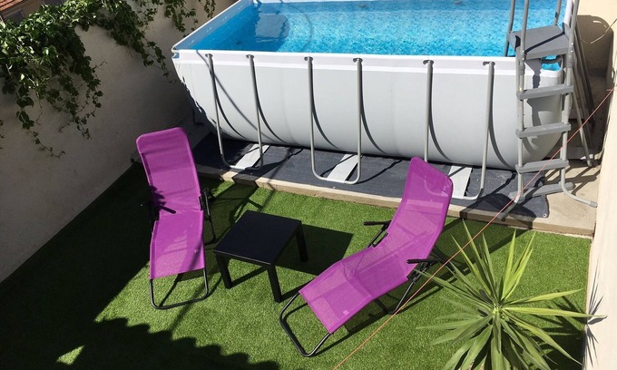 Ales Bed & Breakfast | Relax at Comme à La Maison with Pool & Family Amenities