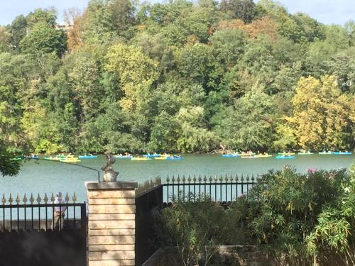 Vernay House | Feel at Home with Top Amenities and 9/10 Guest Rating